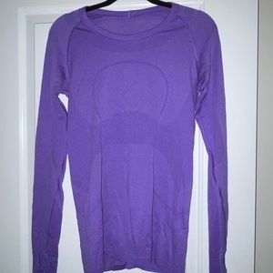 Lululemon fitted workout tee